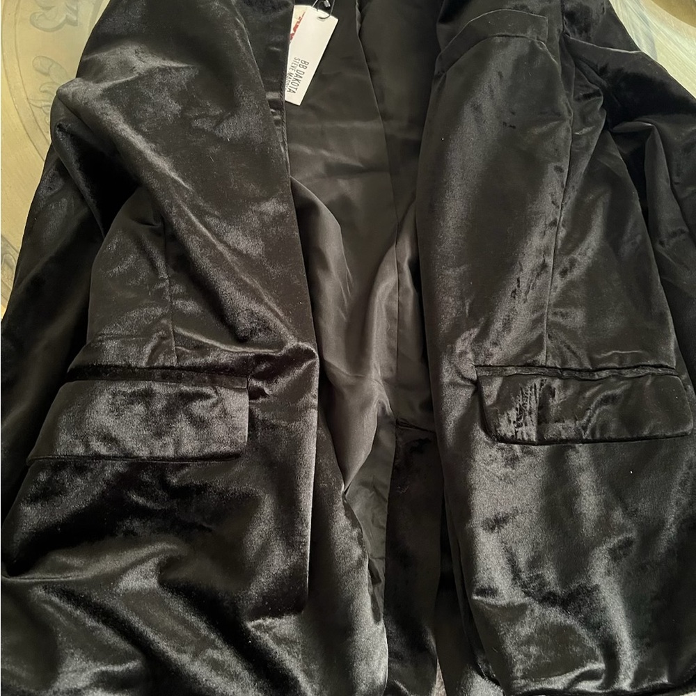 Elegant Black Velvet Blazer Steve Madden